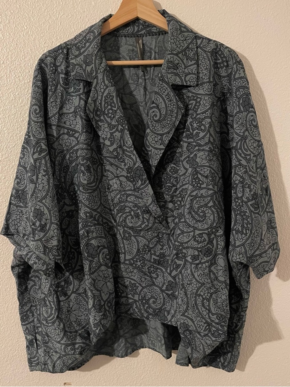 Women's Gray Paisley Button-Front Top
